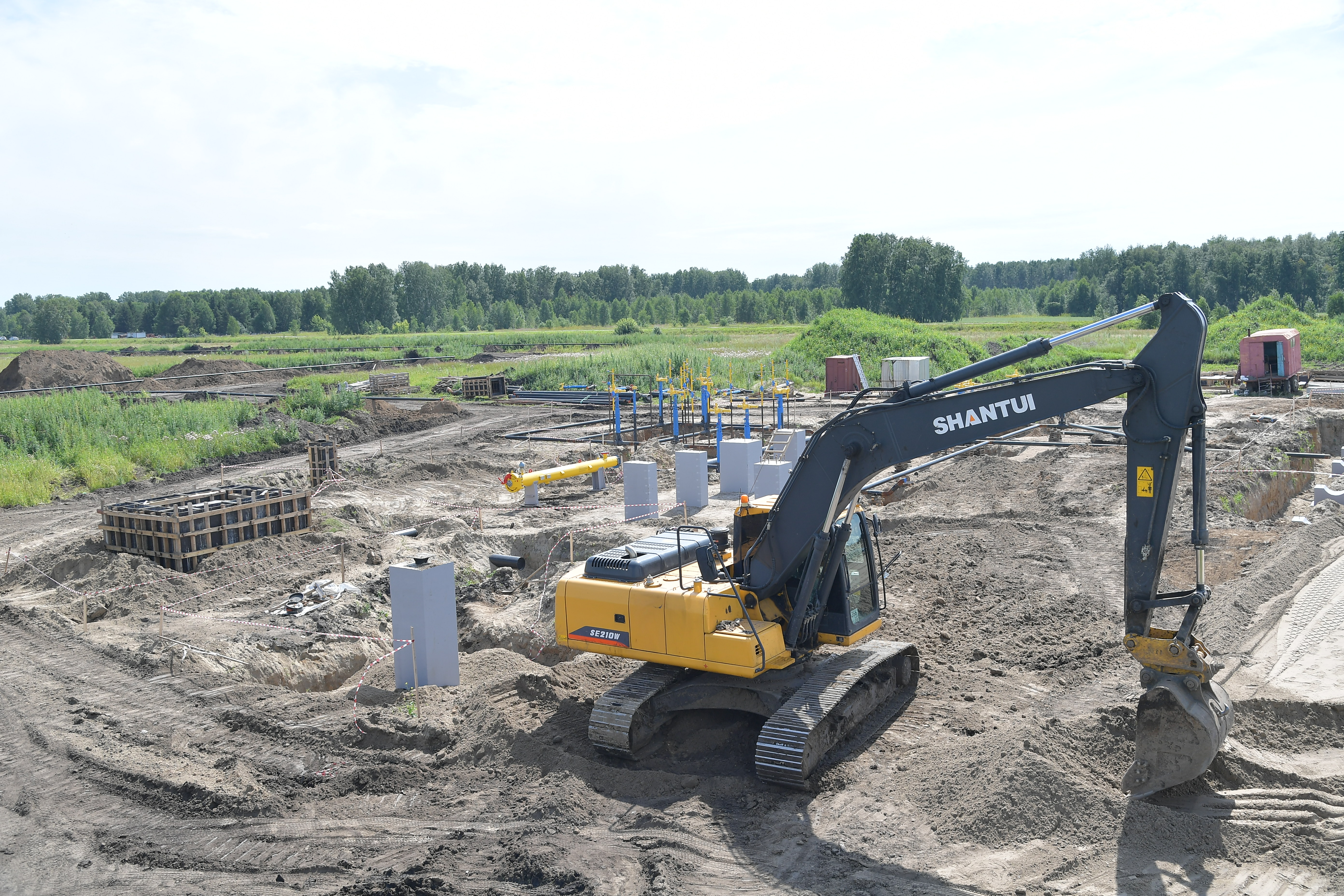 Губернатор Омской области проверил ход строительства объектов газоснабжения для северных районов Омской области